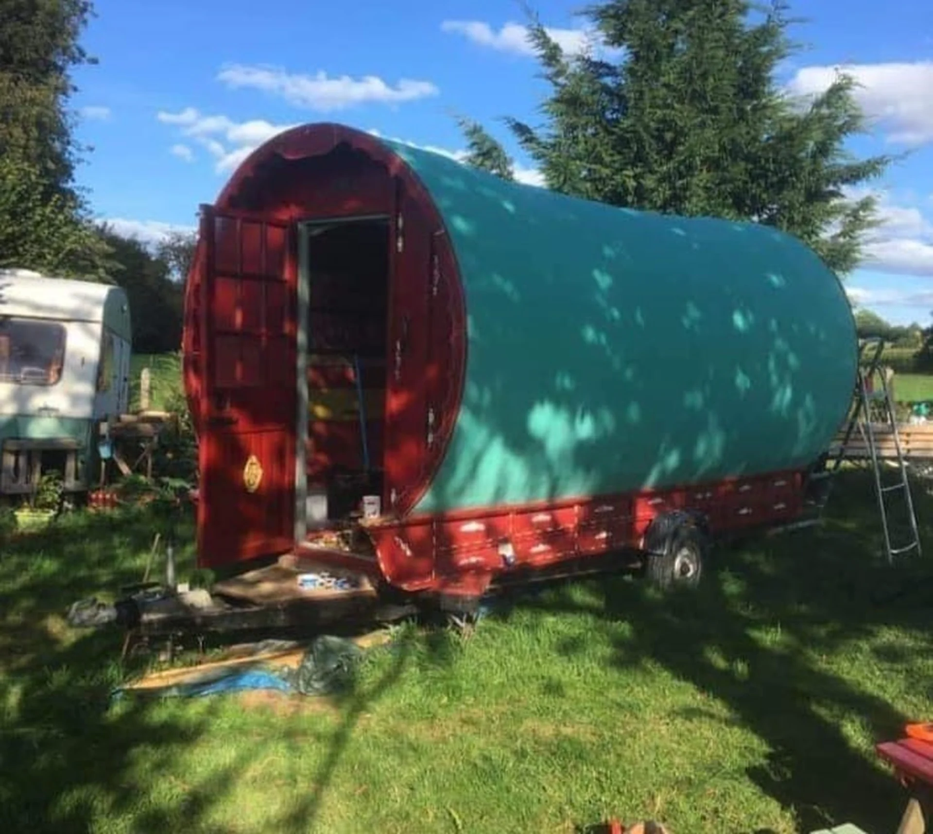 Camping à la ferme / La ferme où l’on sème